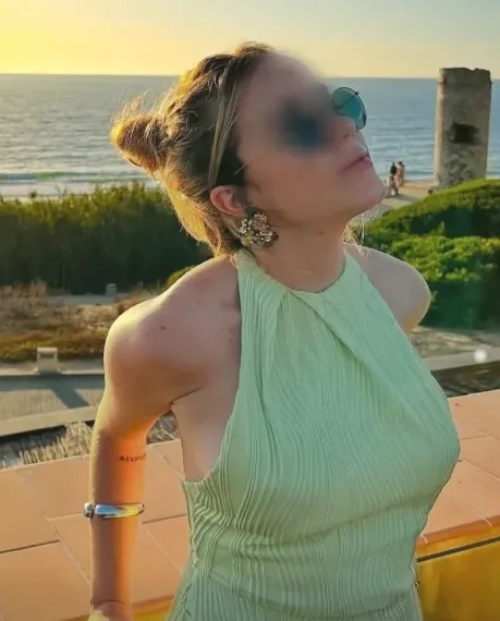 Alberte, 38