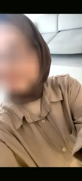 Christina, 32