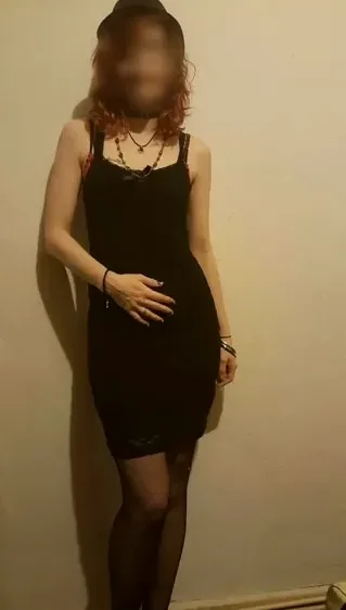 Emilia, 35