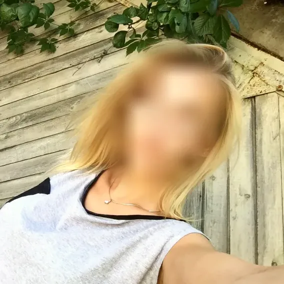 Julie, 34