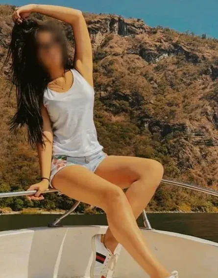 Maja, 27