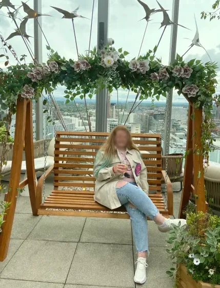Rikke, 25