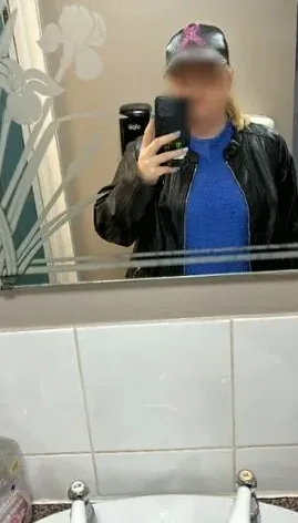 Sanne, 21