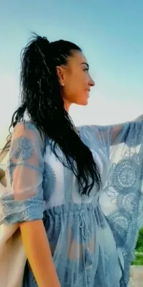 Zeynep, 40